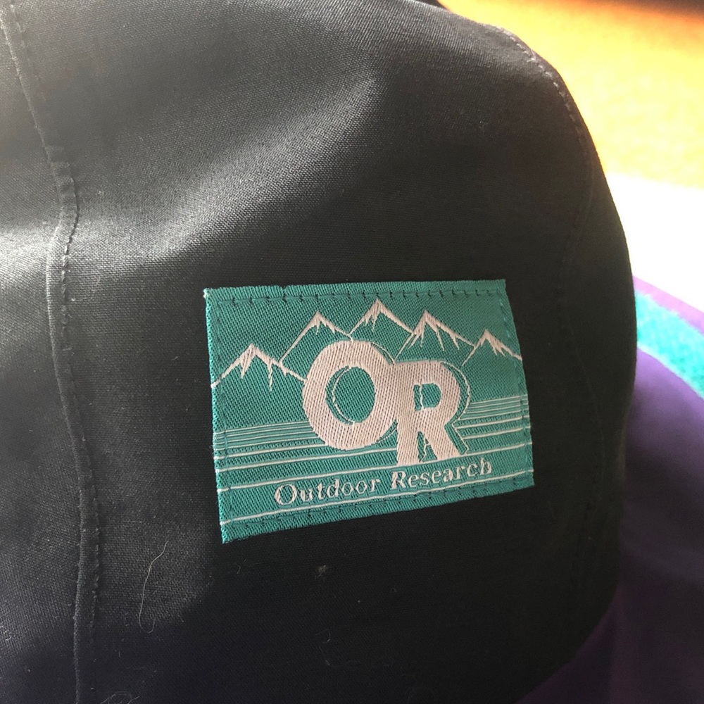 Outdoor Research Black, Purple & Teal Wide-Brim Gore-Tex Rain Hat size small - Picture 2 of 7